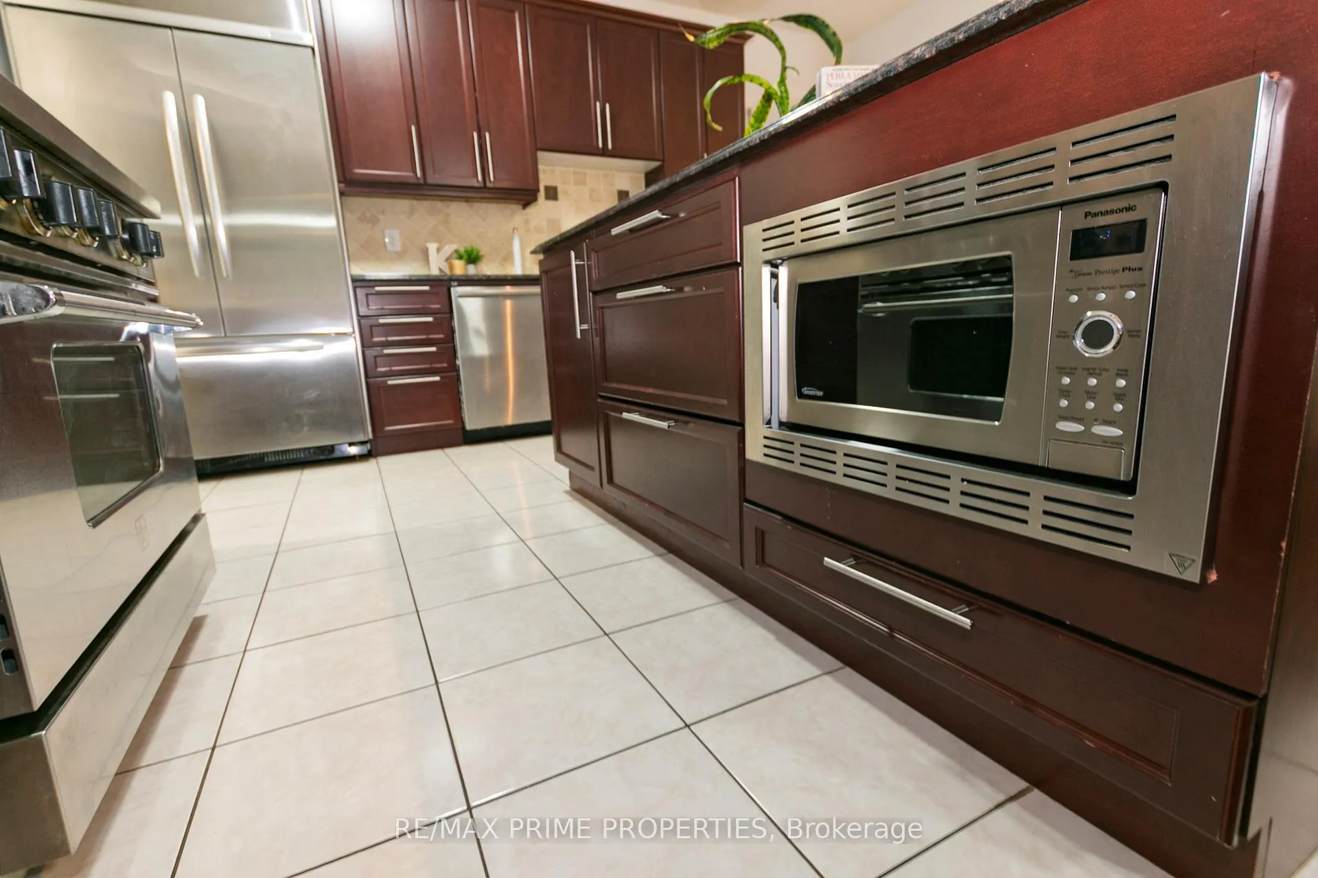 Photo 16 of 50 Gibbs Road, Brampton, Northwest Brampton — HOMEH