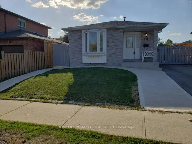Front of 505 Silverstone Drive