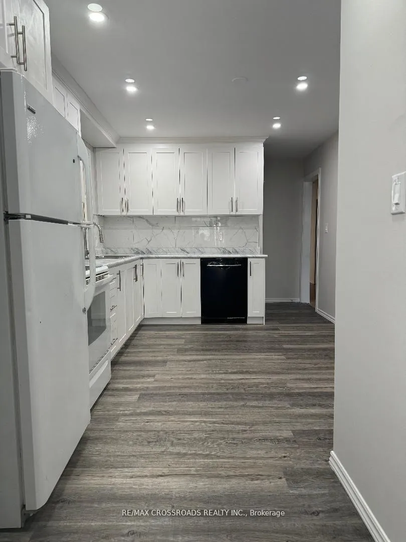 Photo 2 of 24 Cole Avenue, Clarington, Bowmanville — HOMEH