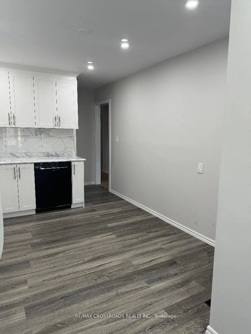 Photo 5 of 24 Cole Avenue, Clarington, Bowmanville — HOMEH