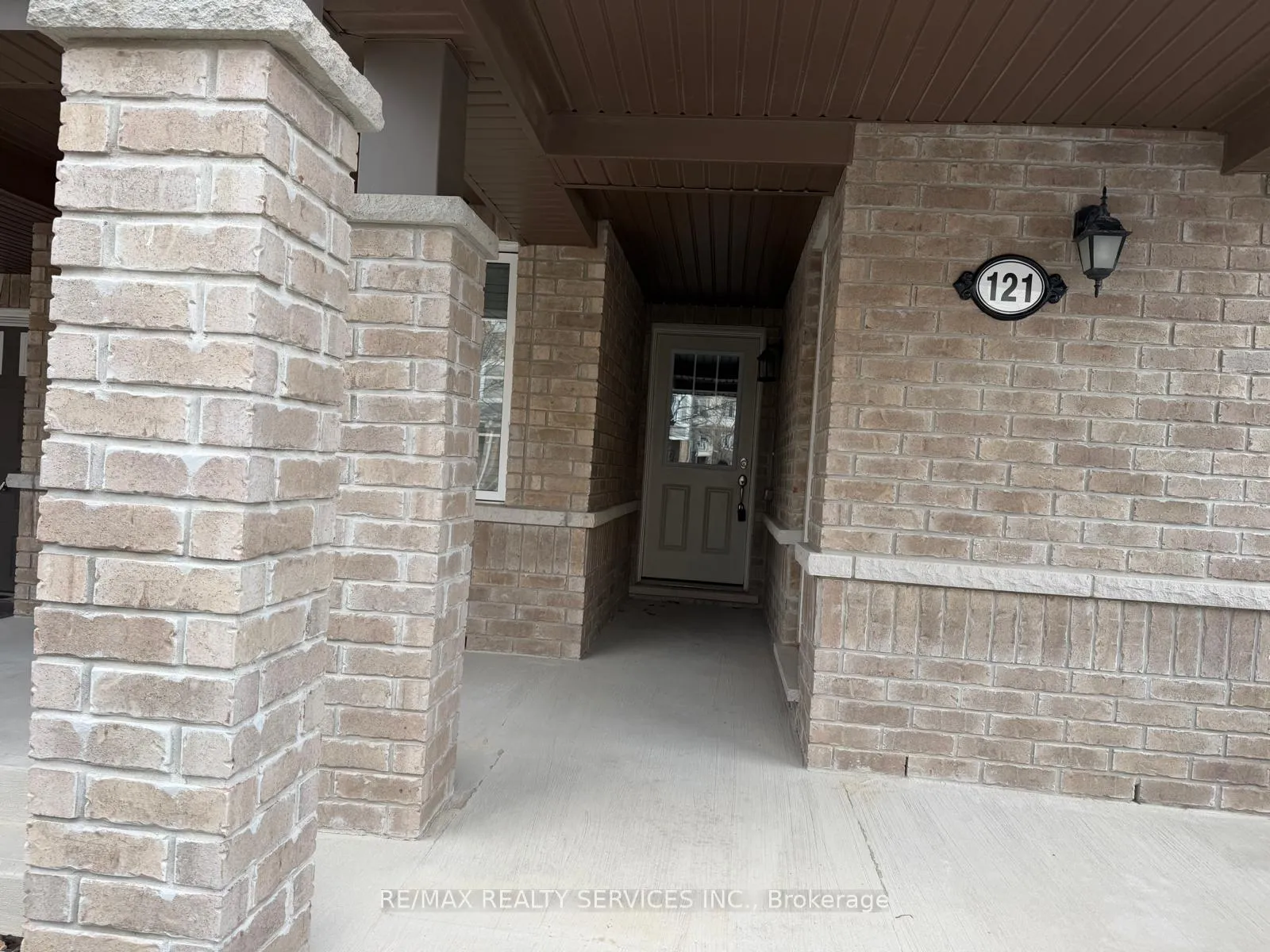 Photo 2 of 121 Frost Court, Milton, Ford — HOMEH