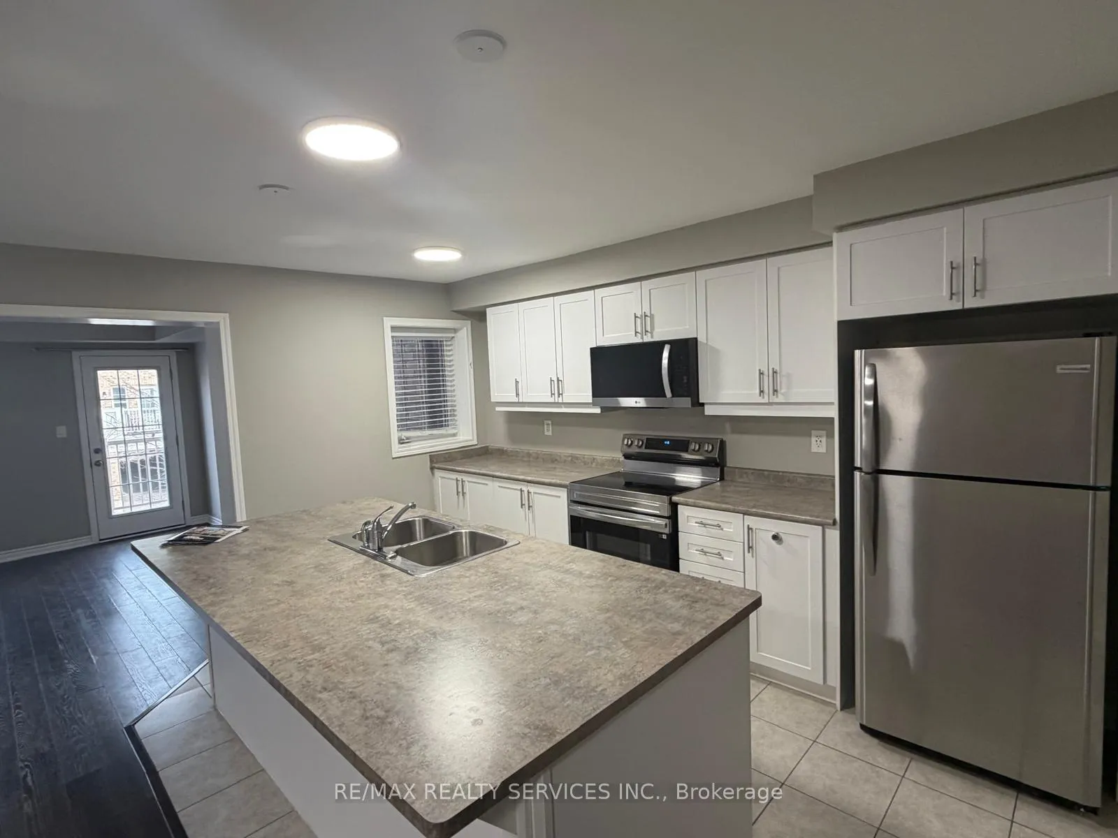 Photo 4 of 121 Frost Court, Milton, Ford — HOMEH