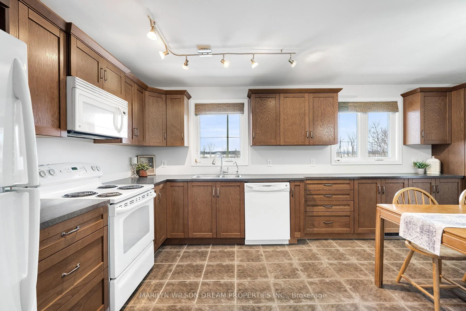 Photo 10 of 1234 Kinburn Side Road, Ottawa, Dunrobin — HOMEH