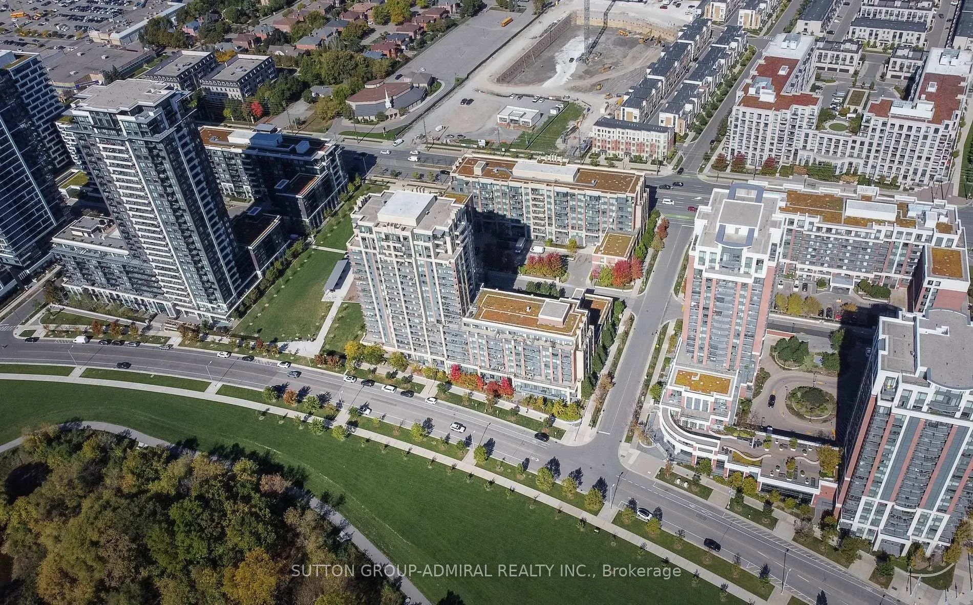 Photo 2 of Unit 310, 18 Uptown Drive, Markham, Unionville — HOMEH