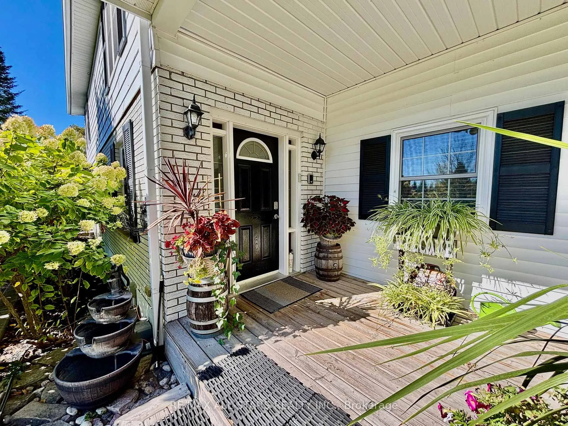Photo 3 of 396 Ashworth Road, Uxbridge, Rural Uxbridge — HOMEH