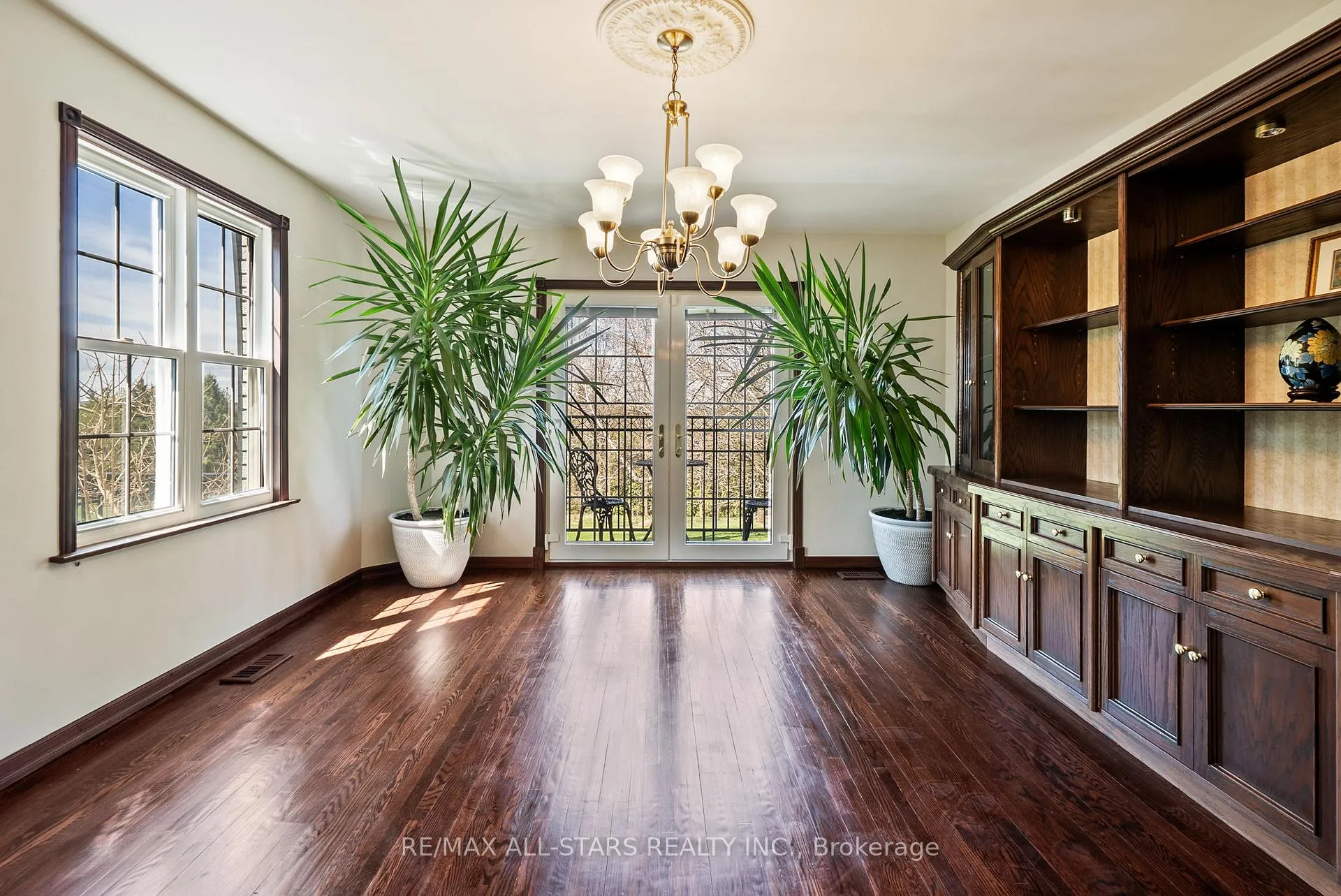 Photo 5 of 396 Ashworth Road, Uxbridge, Rural Uxbridge — HOMEH