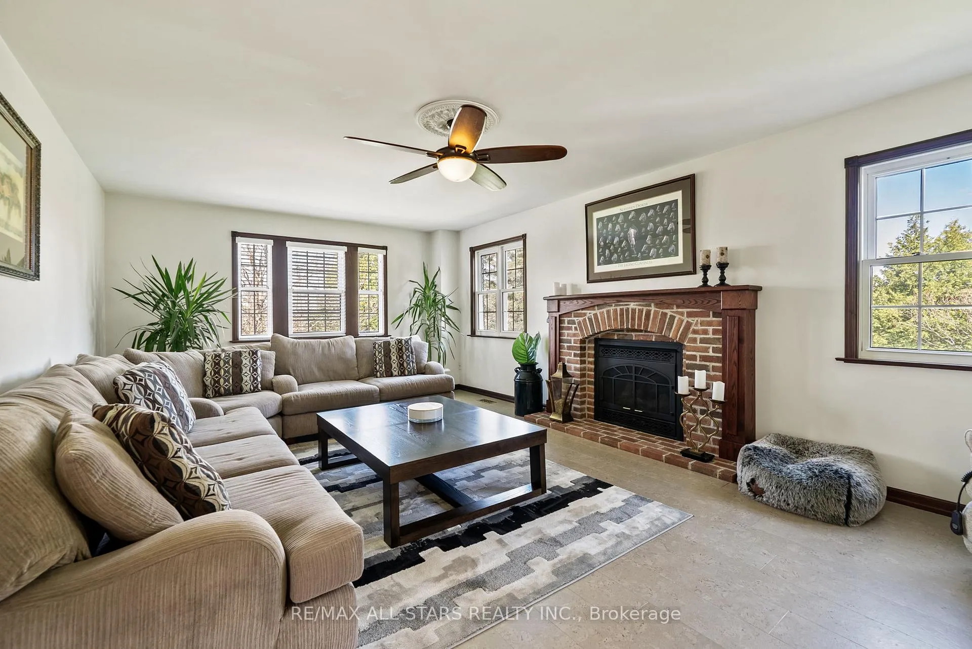 Photo 7 of 396 Ashworth Road, Uxbridge, Rural Uxbridge — HOMEH