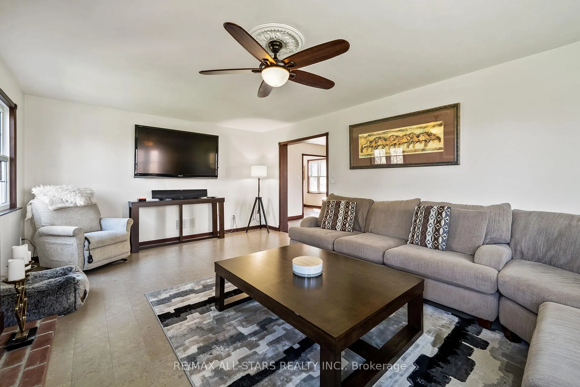 Photo 8 of 396 Ashworth Road, Uxbridge, Rural Uxbridge — HOMEH
