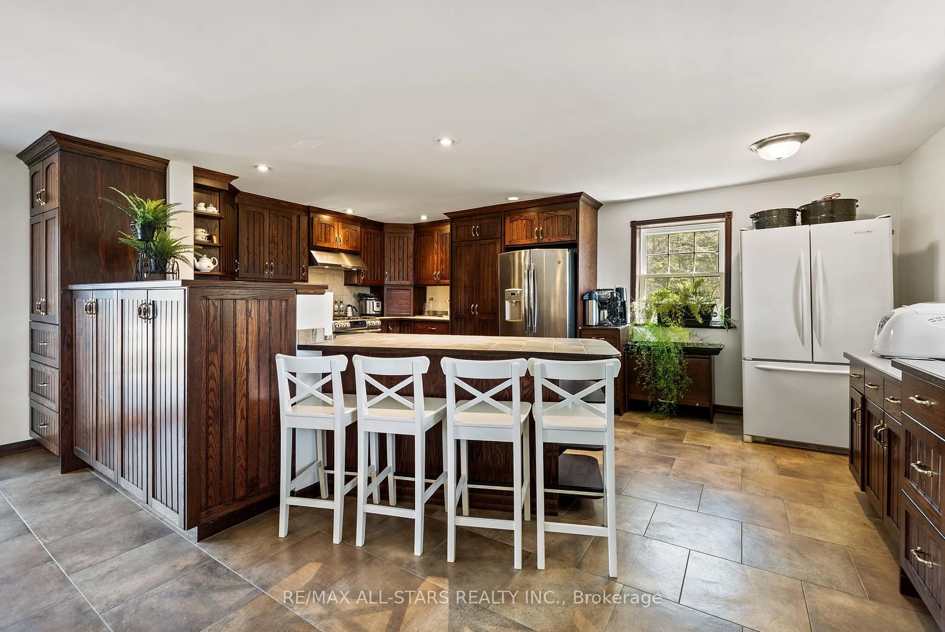 Photo 9 of 396 Ashworth Road, Uxbridge, Rural Uxbridge — HOMEH