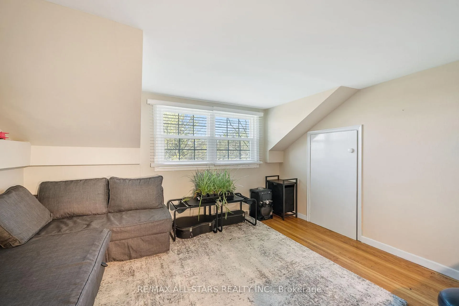 Photo 23 of 396 Ashworth Road, Uxbridge, Rural Uxbridge — HOMEH