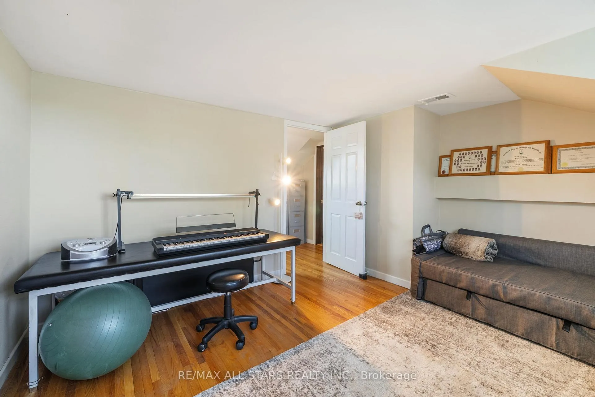 Photo 24 of 396 Ashworth Road, Uxbridge, Rural Uxbridge — HOMEH