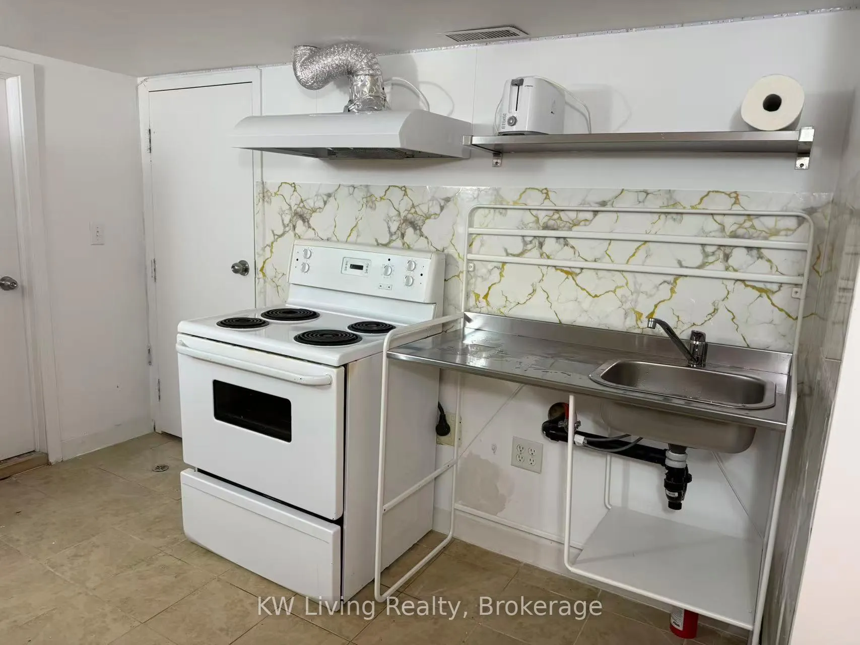 Photo 3 of Unit Basement, 62 Ulster Street, Toronto, University — HOMEH