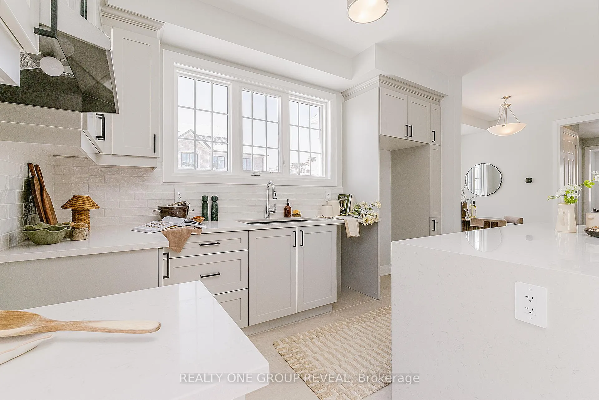 Photo 8 of 27 Moss Drive, Markham, Rural Markham — HOMEH