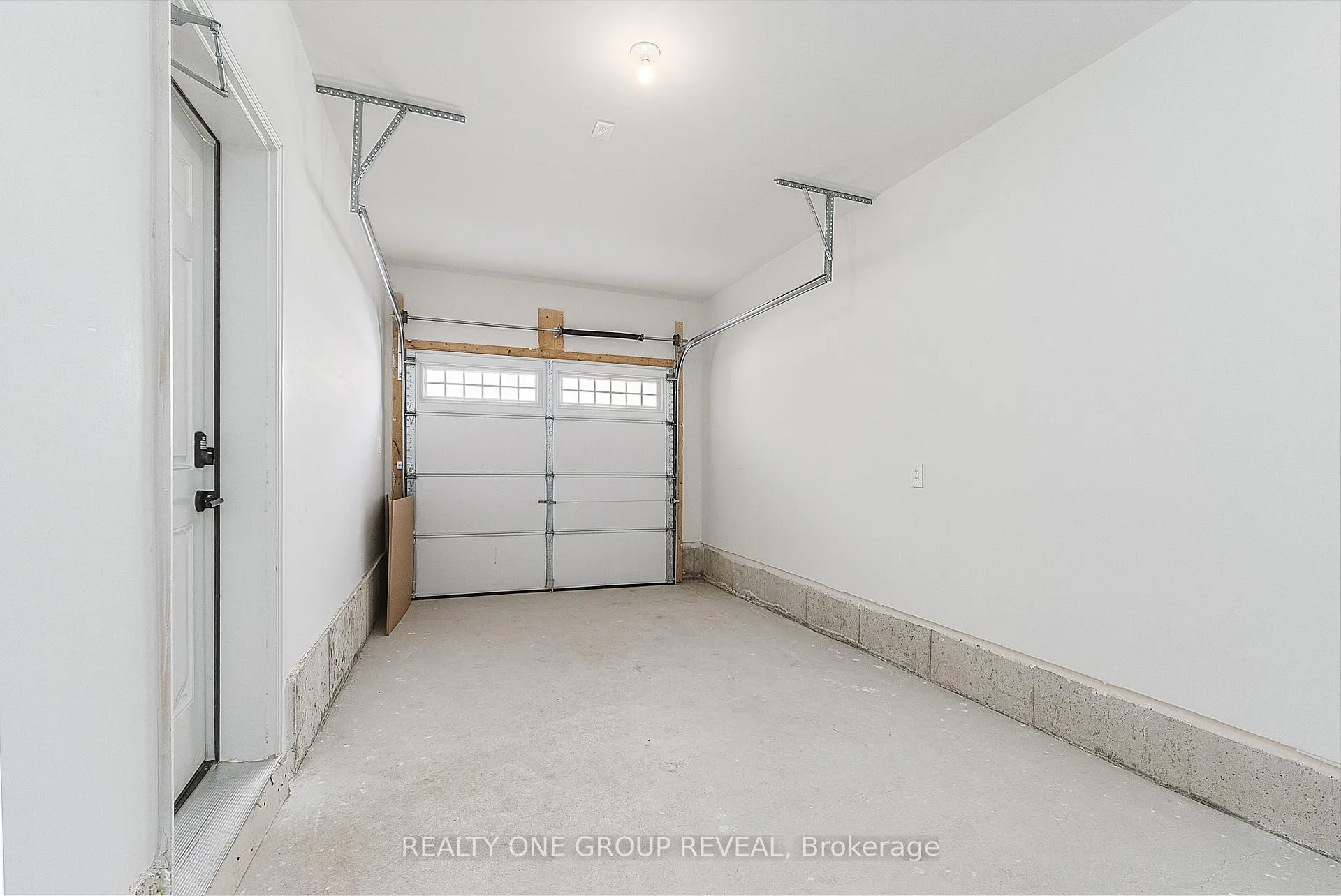 Photo 17 of 27 Moss Drive, Markham, Rural Markham — HOMEH