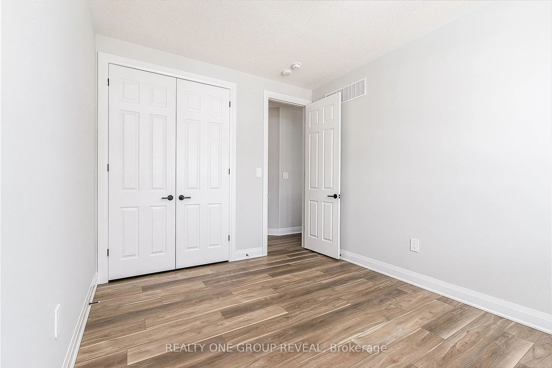 Photo 22 of 27 Moss Drive, Markham, Rural Markham — HOMEH