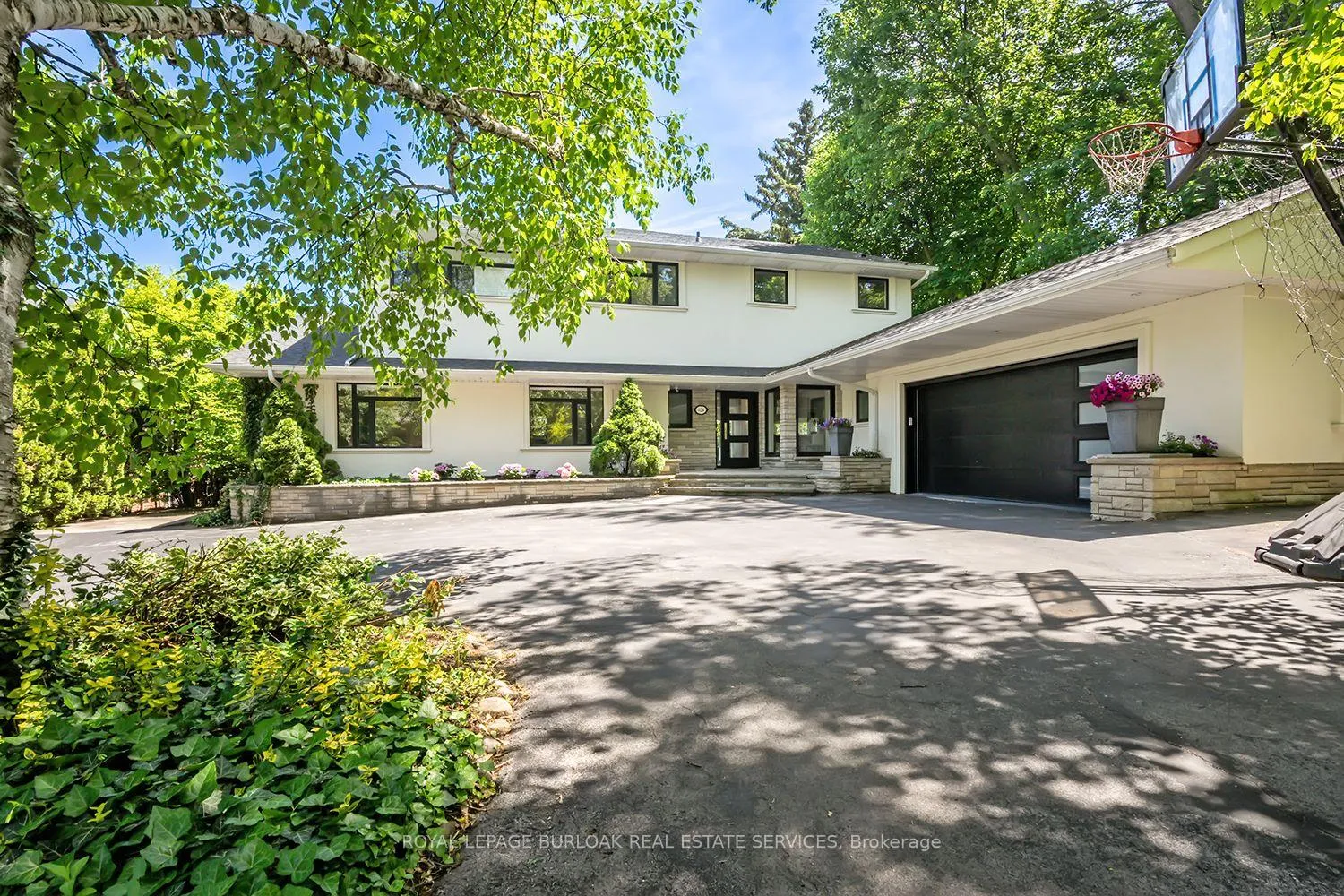 Photo 1 of 624 North Shore Boulevard E, Burlington, LaSalle — HOMEH