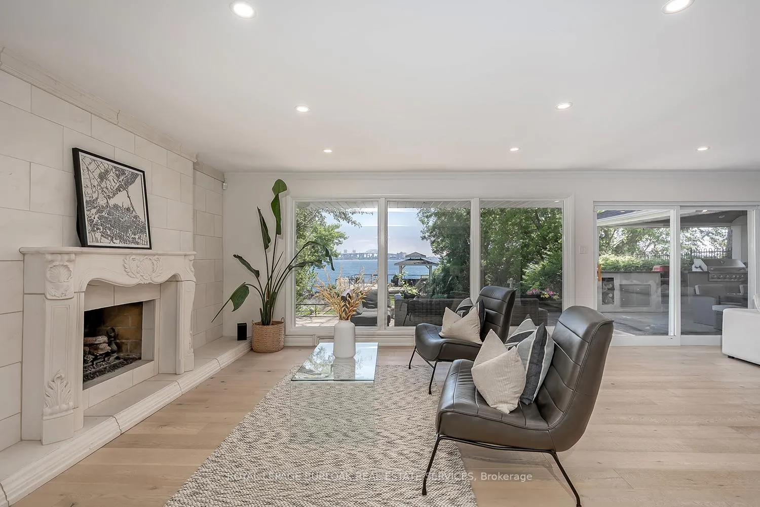 Photo 12 of 624 North Shore Boulevard E, Burlington, LaSalle — HOMEH