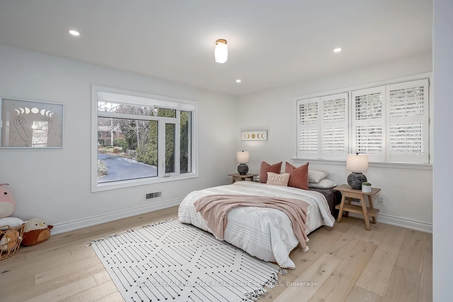 Photo 17 of 624 North Shore Boulevard E, Burlington, LaSalle — HOMEH