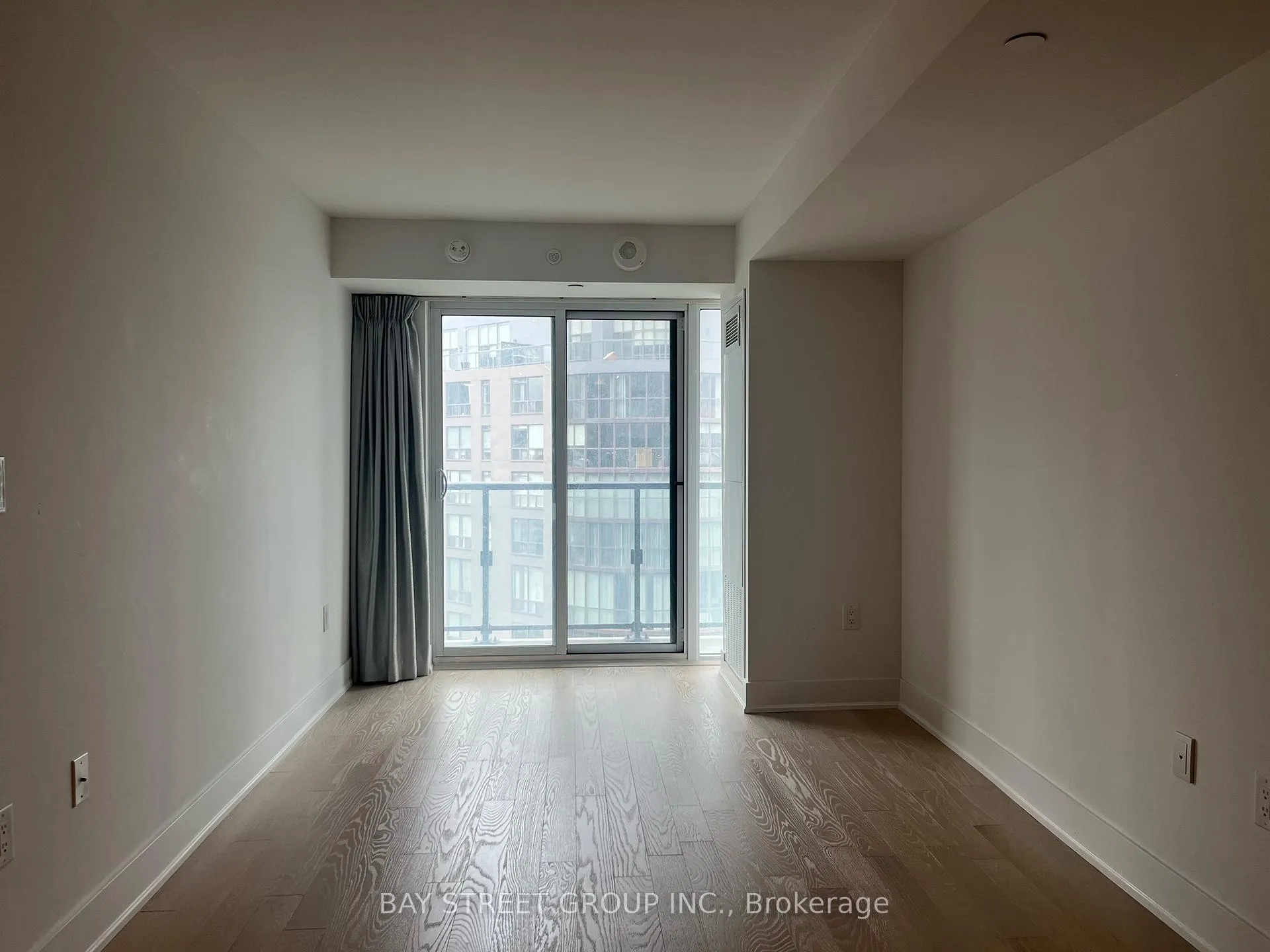 Photo 3 of Unit 2418, 955 Bay Street, Toronto, Bay Street Corridor — HOMEH