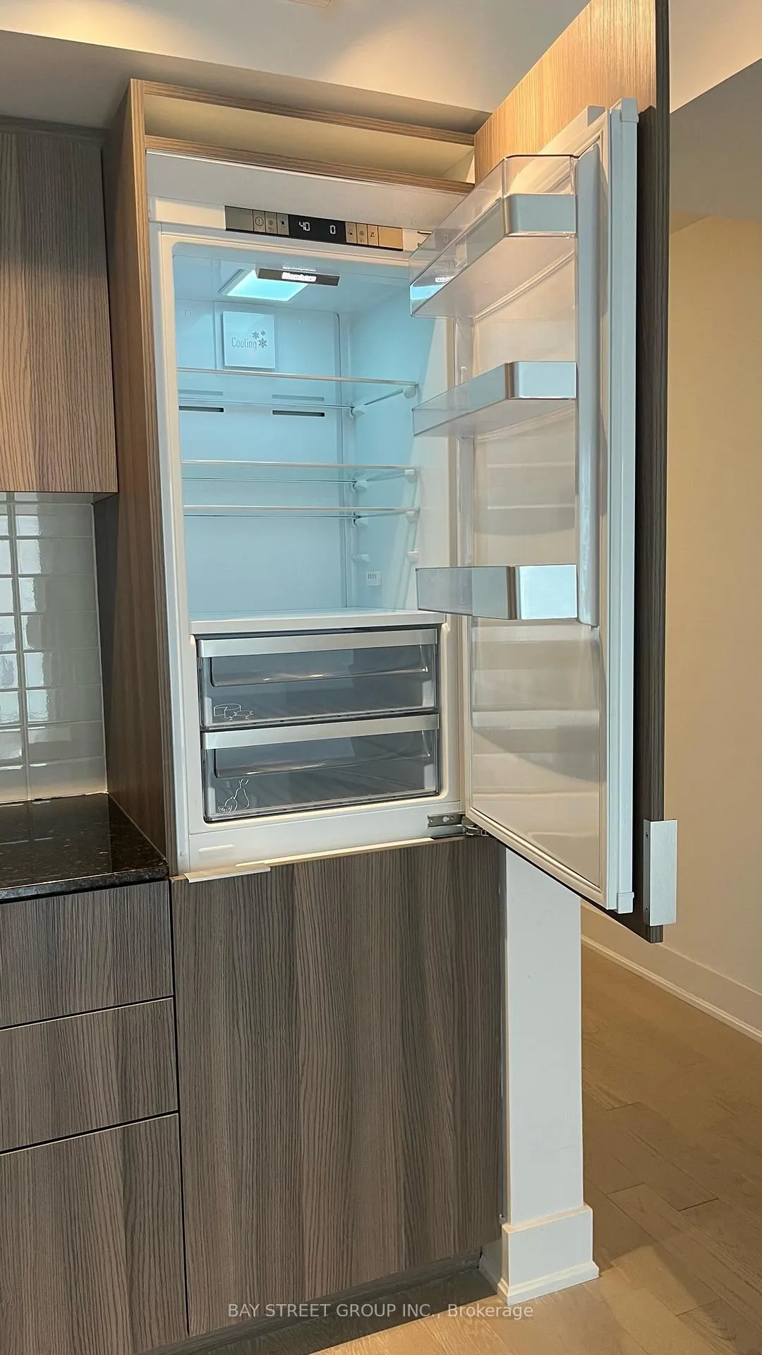 Photo 8 of Unit 2418, 955 Bay Street, Toronto, Bay Street Corridor — HOMEH