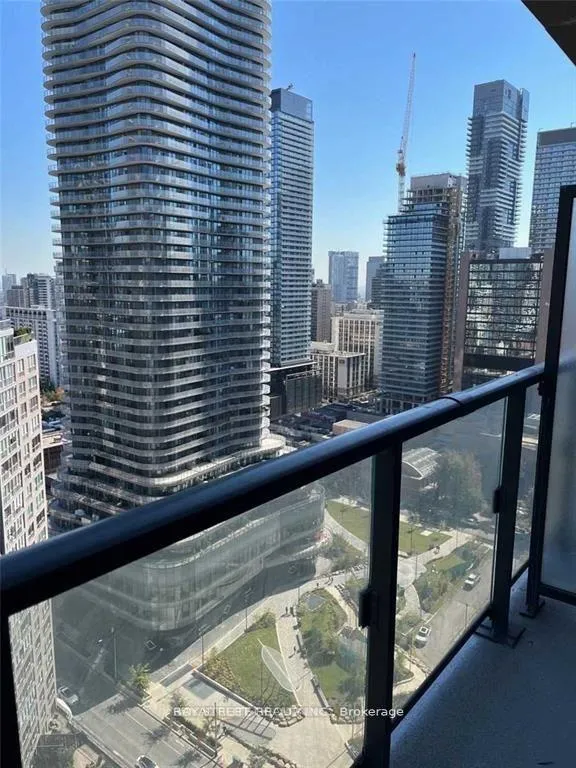 Photo 9 of Unit 2418, 955 Bay Street, Toronto, Bay Street Corridor — HOMEH