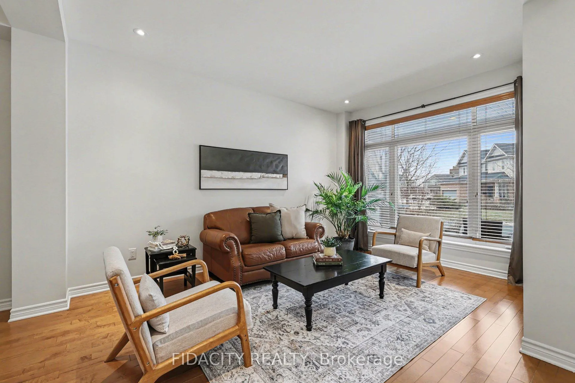 Photo 5 of 514 Bryce Place, Ottawa, Stittsville (North) — HOMEH