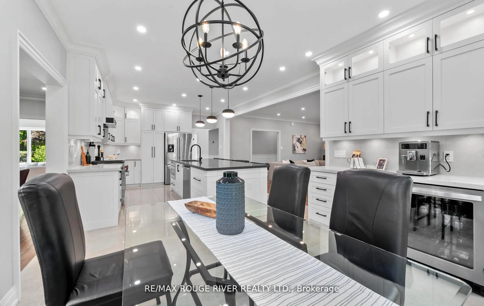 Photo 12 of 10 Kresia Lane, Clarington, Rural Clarington — HOMEH