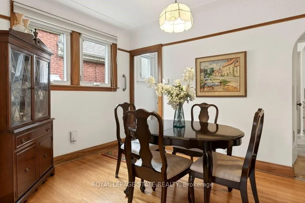 Photo 12 of 40 Roanoke Road, Hamilton, Westdale — HOMEH