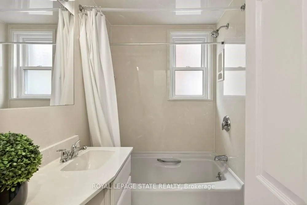 Photo 21 of 40 Roanoke Road, Hamilton, Westdale — HOMEH