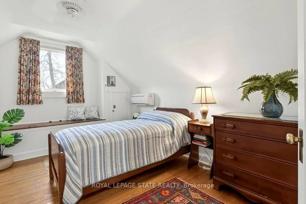 Photo 29 of 40 Roanoke Road, Hamilton, Westdale — HOMEH
