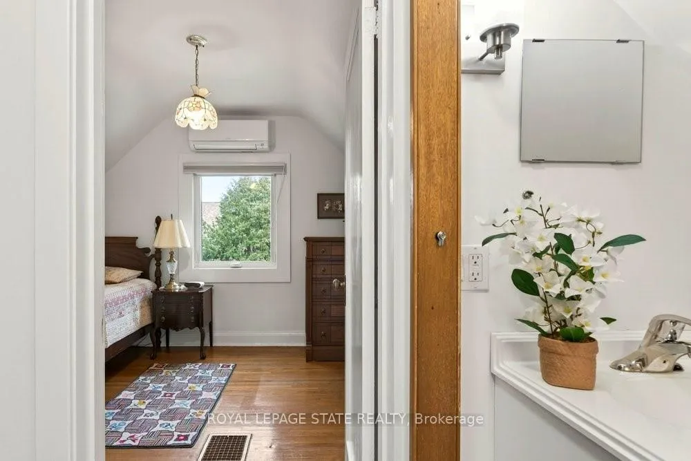 Photo 33 of 40 Roanoke Road, Hamilton, Westdale — HOMEH