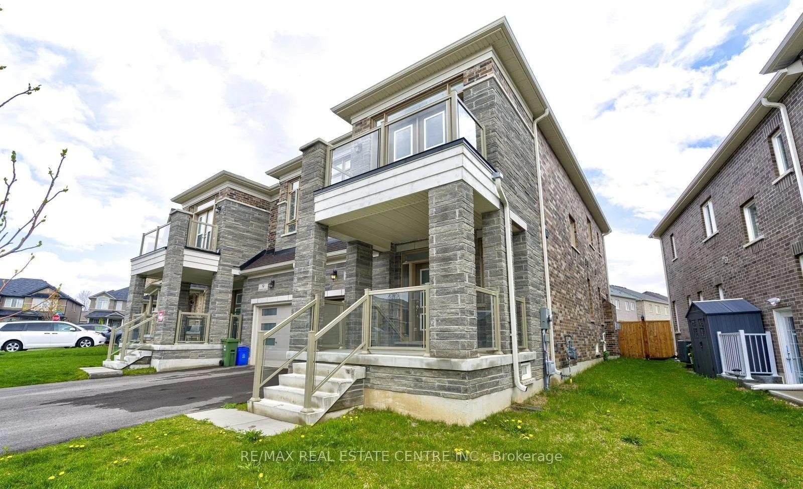 Front of 11 Trailbank Gardens
