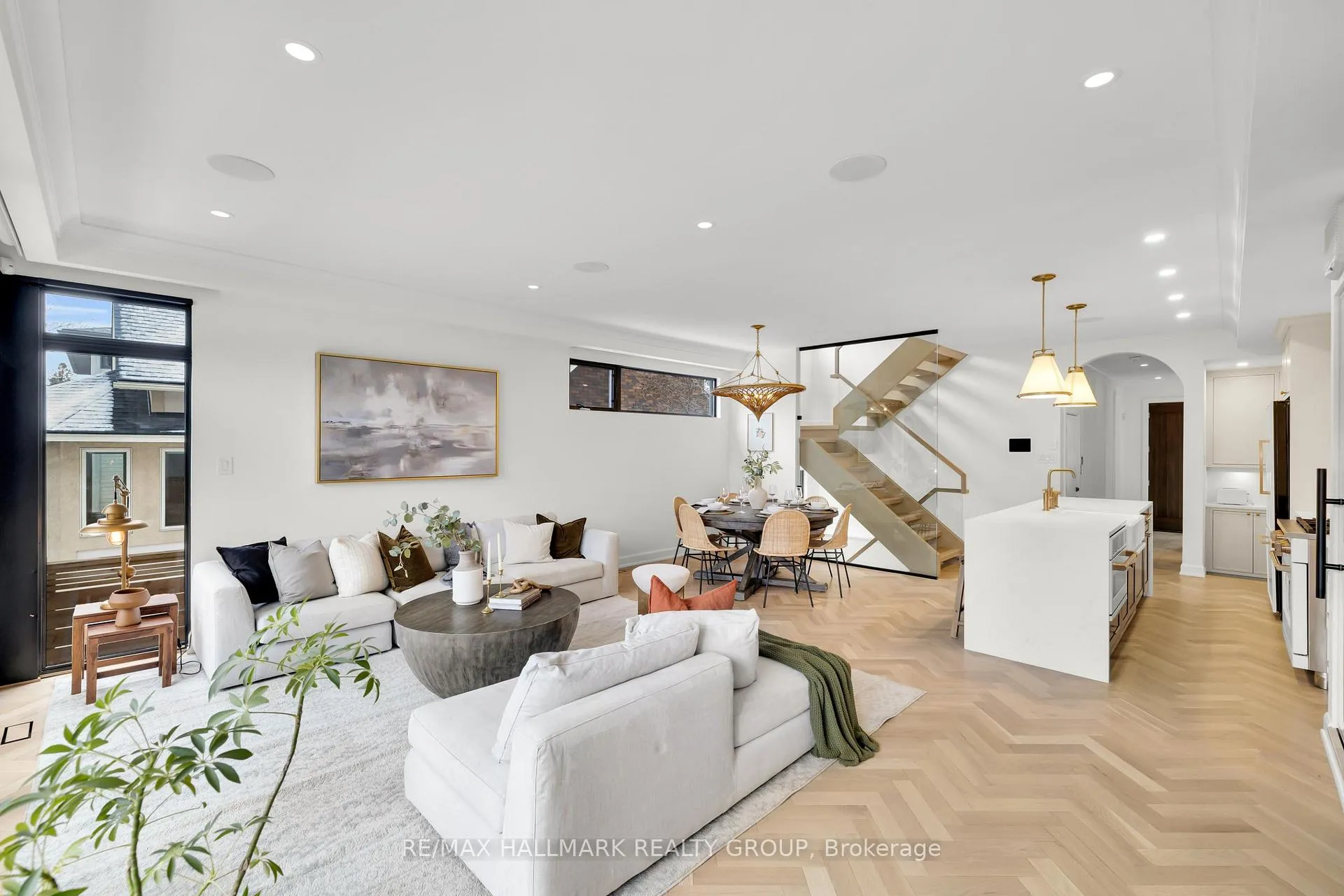Photo 10 of 77A Kenora Street, Ottawa, Ottawa West — HOMEH