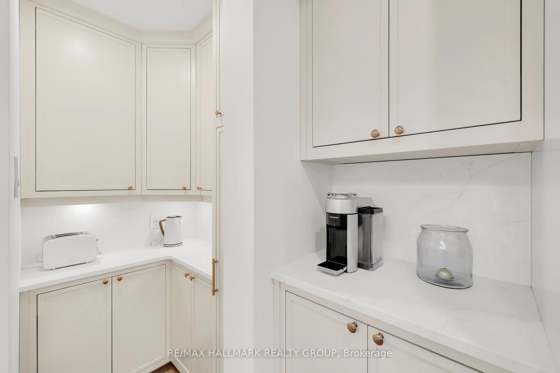 Photo 15 of 77A Kenora Street, Ottawa, Ottawa West — HOMEH