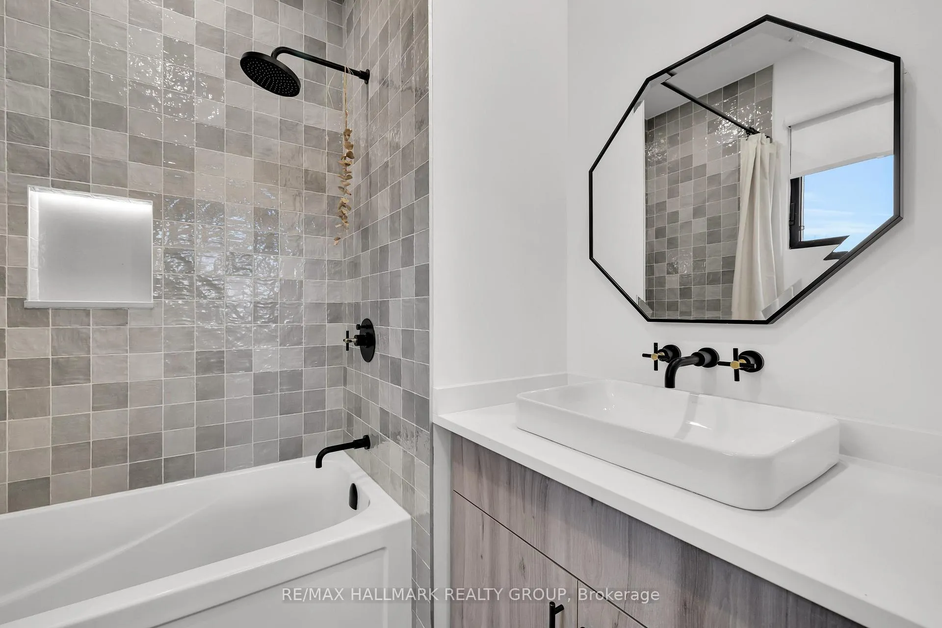 Photo 26 of 77A Kenora Street, Ottawa, Ottawa West — HOMEH