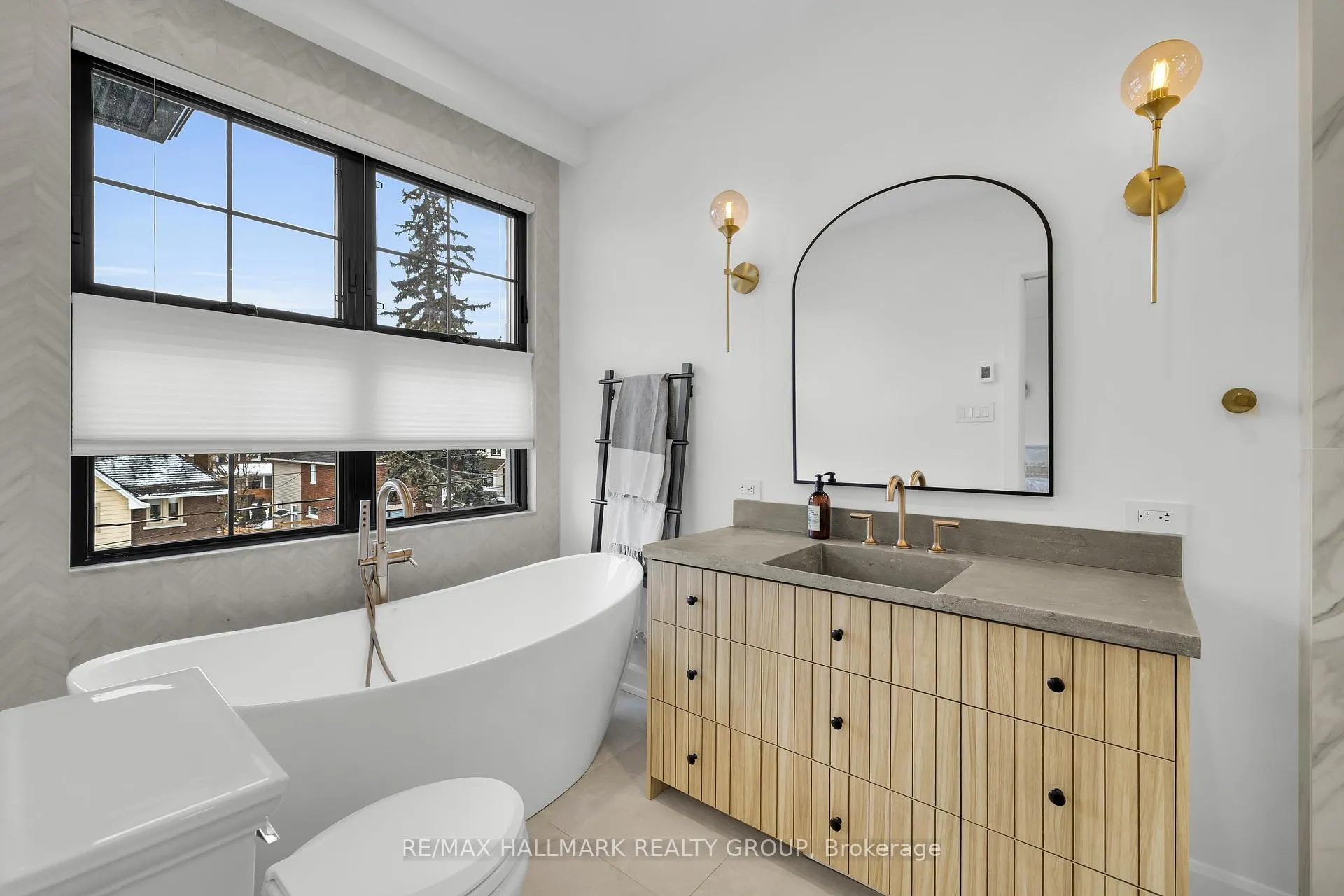 Photo 35 of 77A Kenora Street, Ottawa, Ottawa West — HOMEH
