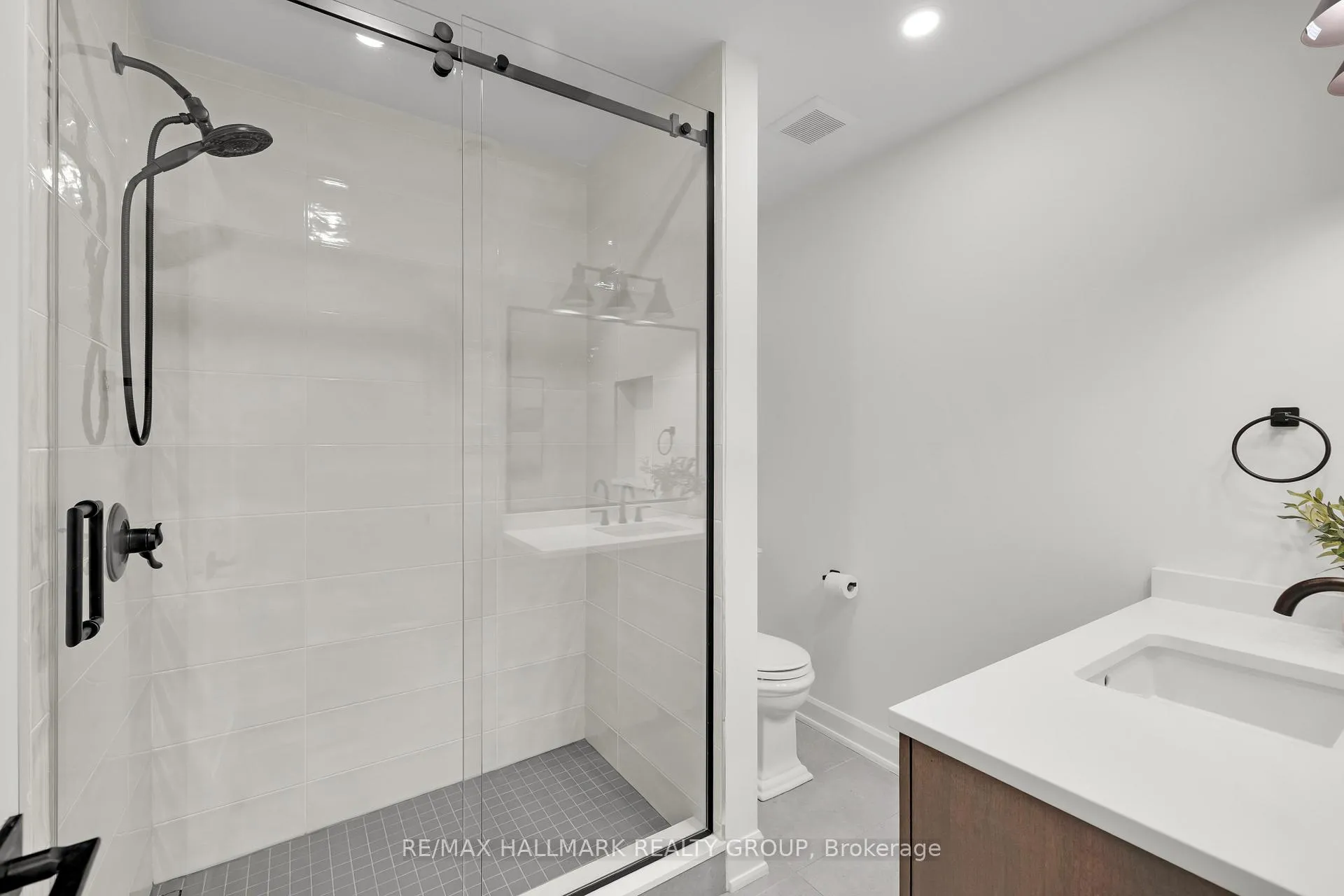 Photo 41 of 77A Kenora Street, Ottawa, Ottawa West — HOMEH