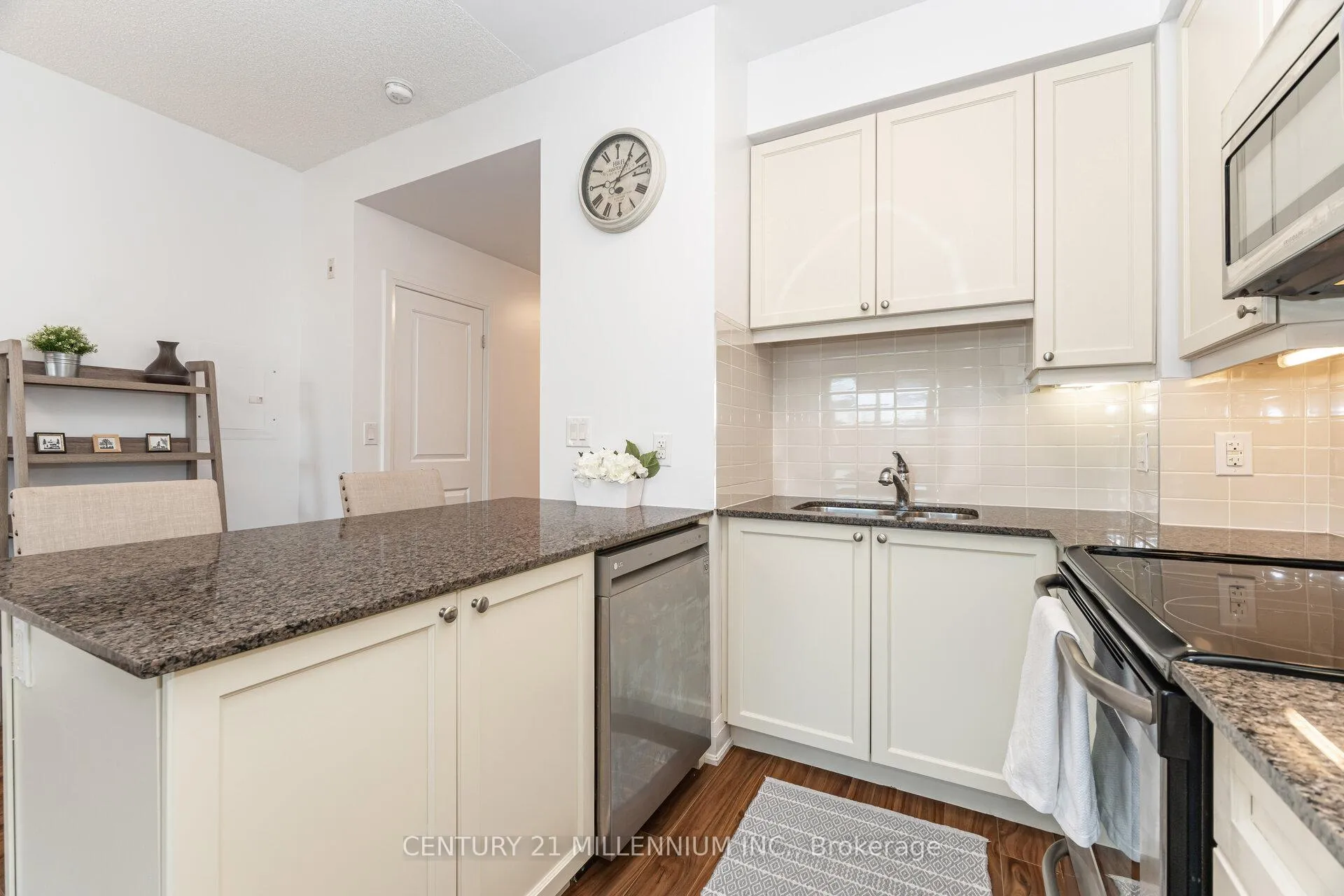 Photo 11 of Unit 217, 24 Woodstream Boulevard, Vaughan, Vaughan Grove — HOMEH