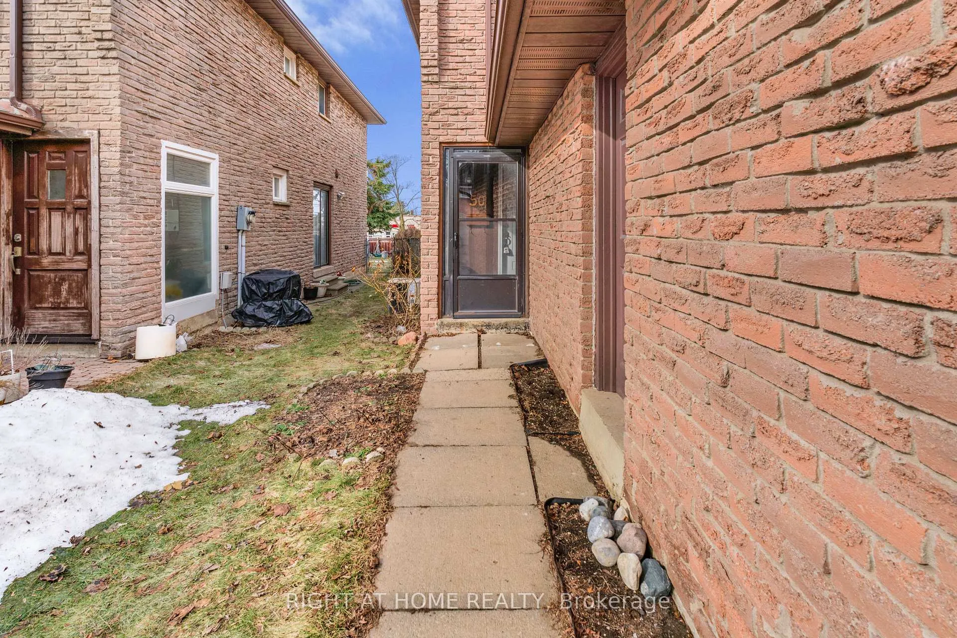 Photo 2 of 50 Fullerton Crescent, Markham, Milliken Mills West — HOMEH
