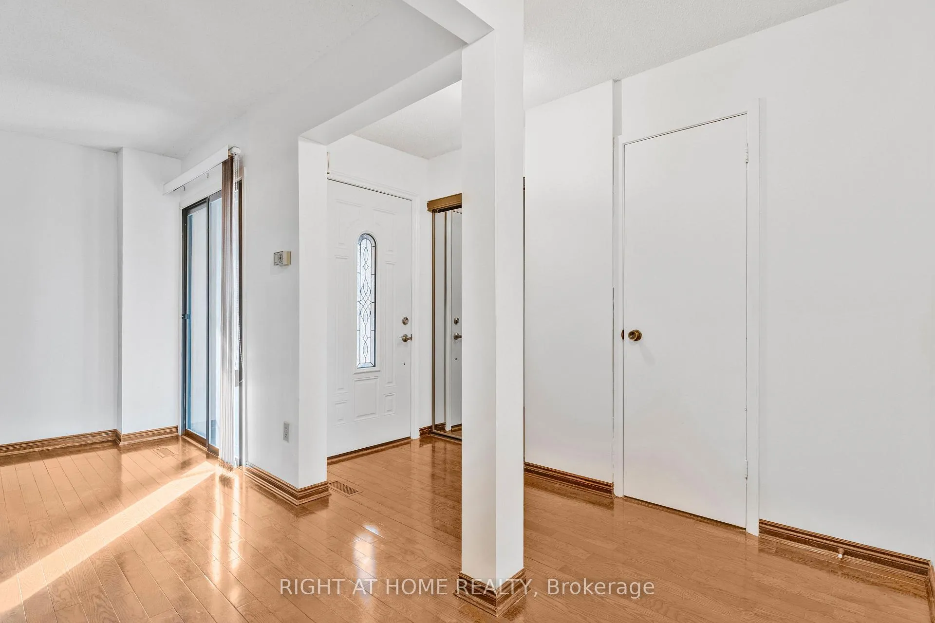 Photo 3 of 50 Fullerton Crescent, Markham, Milliken Mills West — HOMEH