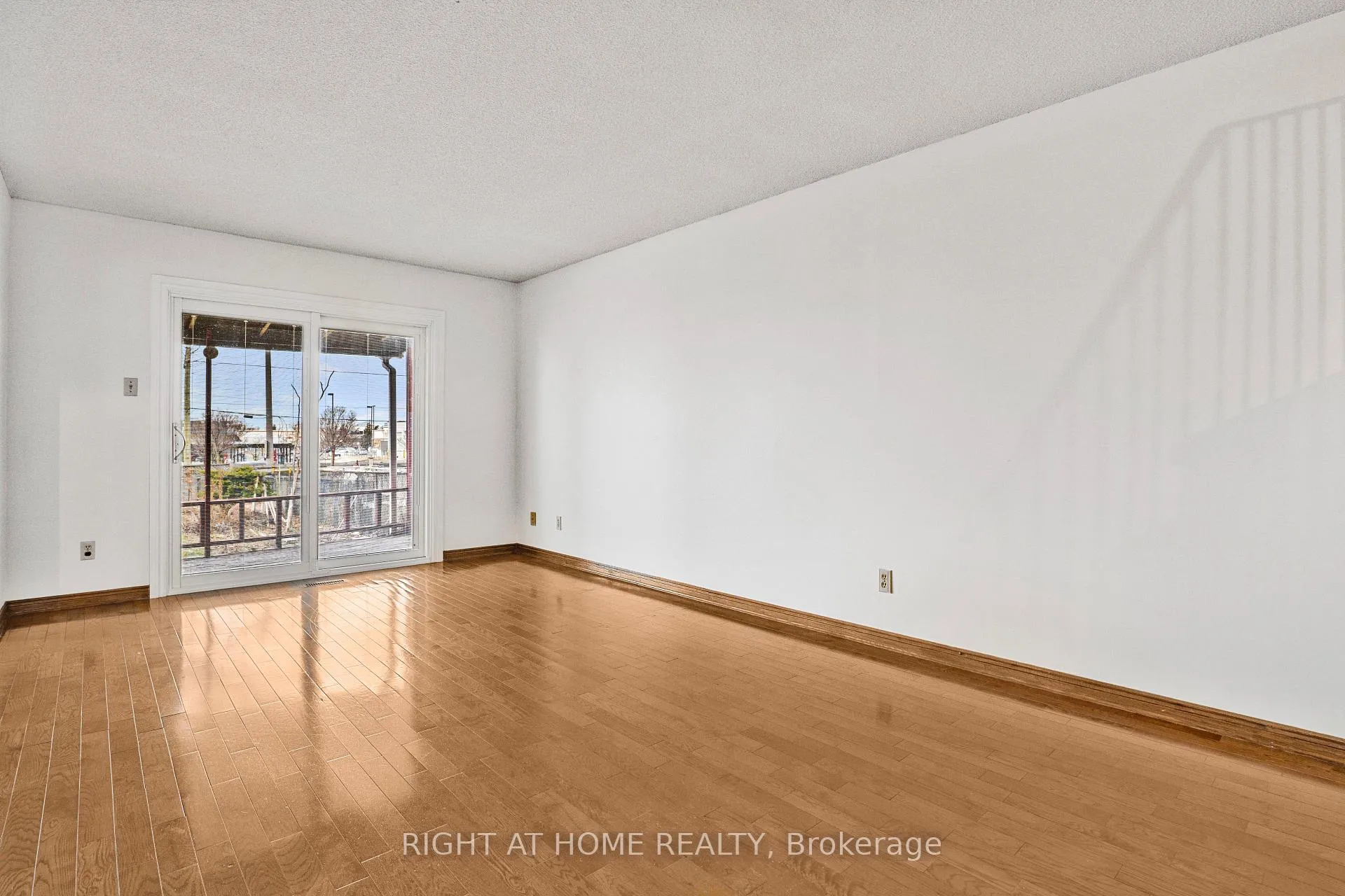 Photo 16 of 50 Fullerton Crescent, Markham, Milliken Mills West — HOMEH