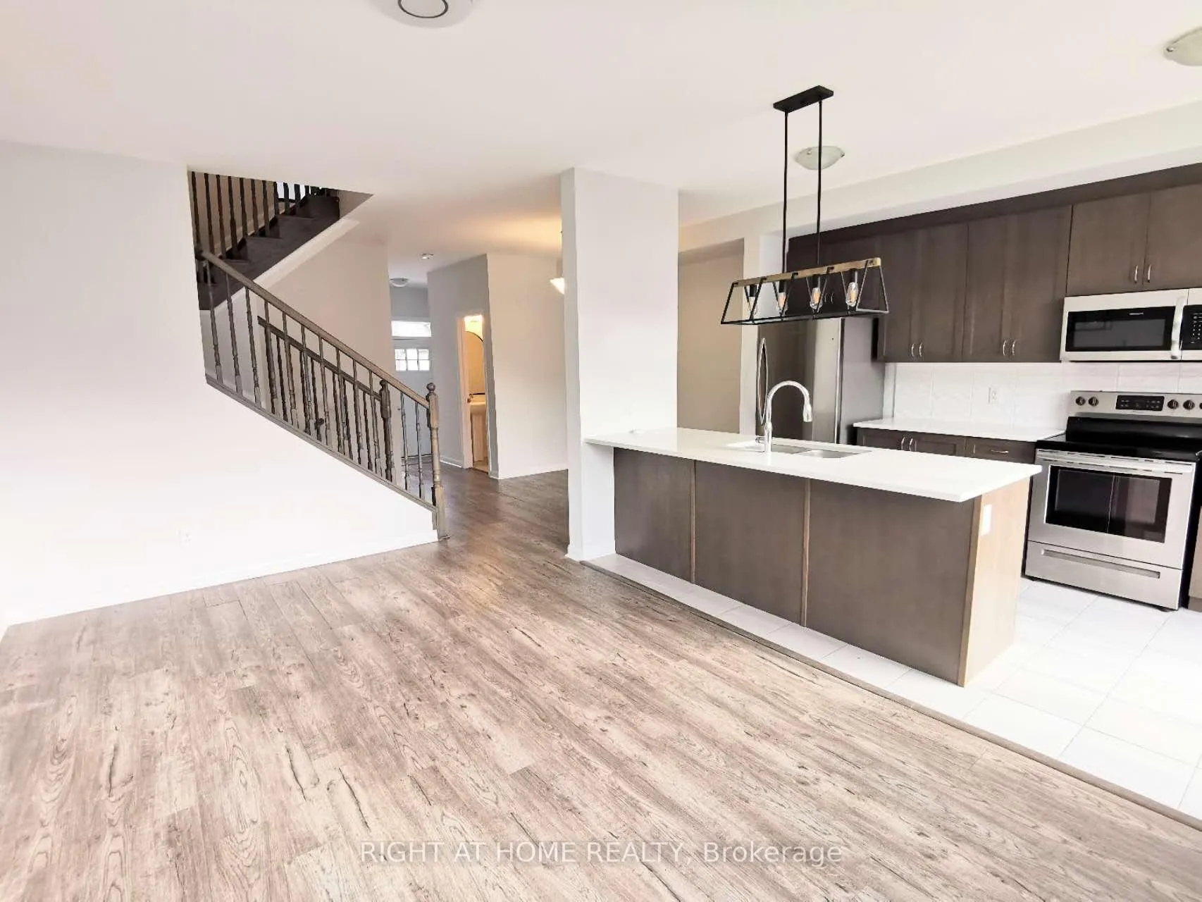Photo 7 of 90 Natare Place E, Ottawa, Kanata - Kanata Lakes/Heritage Hills — HOMEH