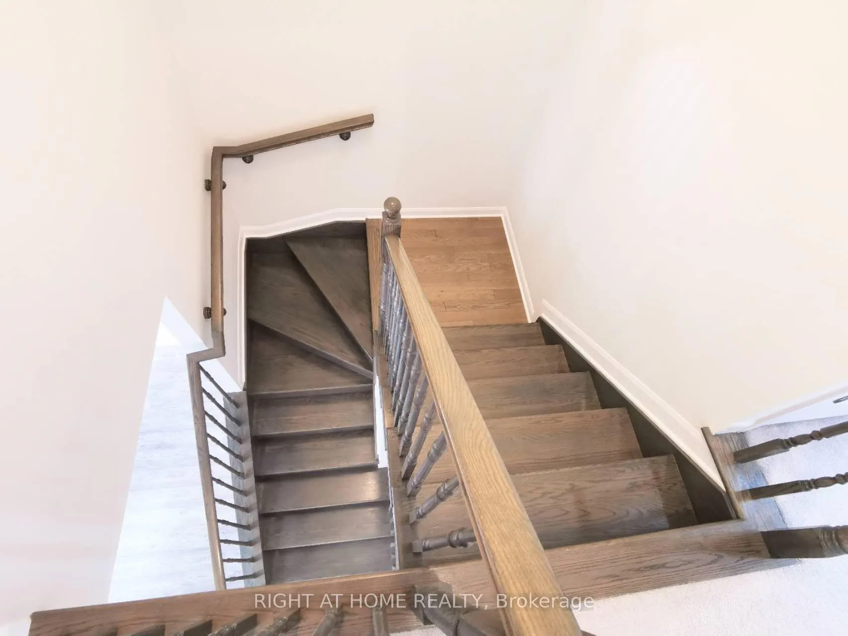 Photo 10 of 90 Natare Place E, Ottawa, Kanata - Kanata Lakes/Heritage Hills — HOMEH