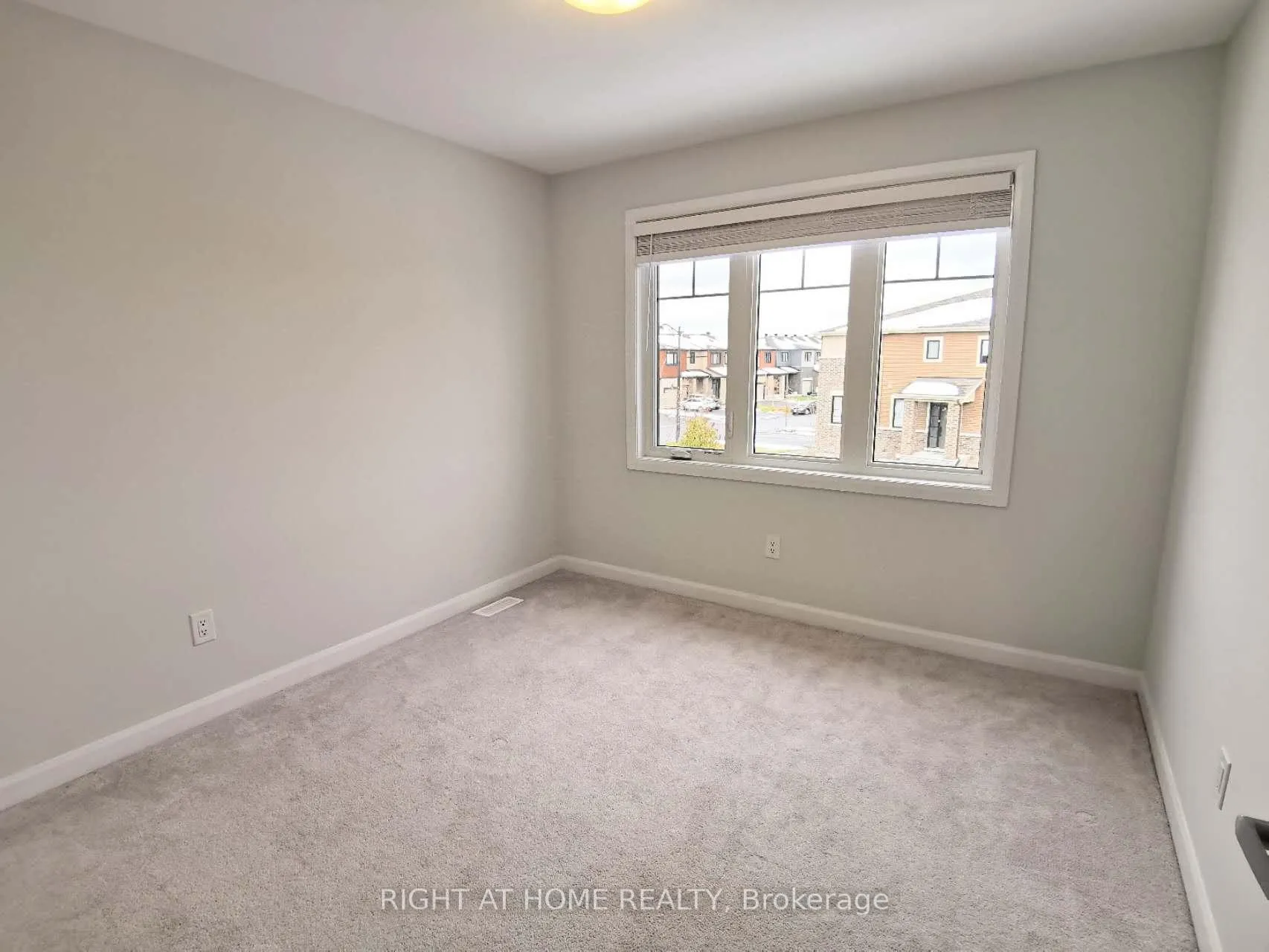 Photo 12 of 90 Natare Place E, Ottawa, Kanata - Kanata Lakes/Heritage Hills — HOMEH