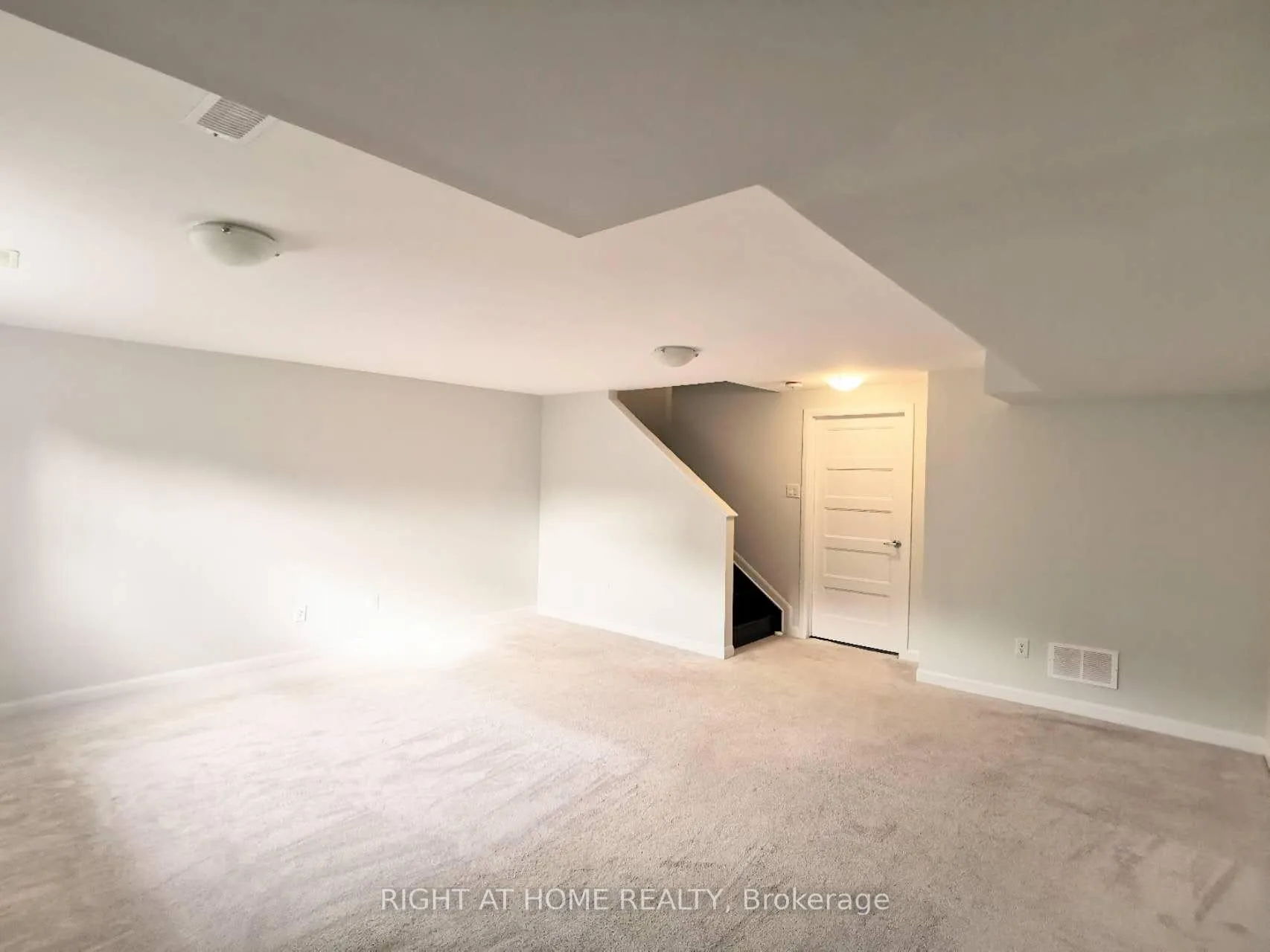 Photo 19 of 90 Natare Place E, Ottawa, Kanata - Kanata Lakes/Heritage Hills — HOMEH