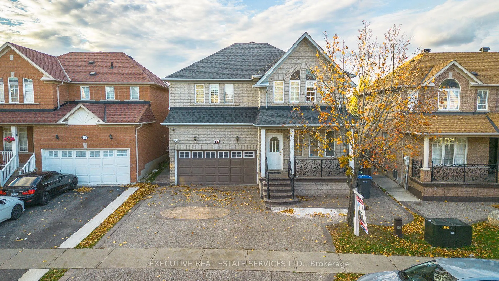 Photo 1 of 16 Sandway Drive, Brampton, Fletcher's Meadow — HOMEH