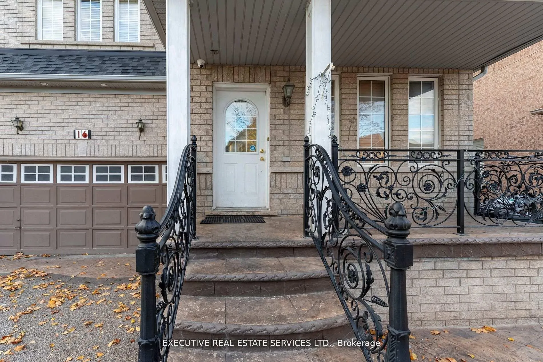 Photo 4 of 16 Sandway Drive, Brampton, Fletcher's Meadow — HOMEH
