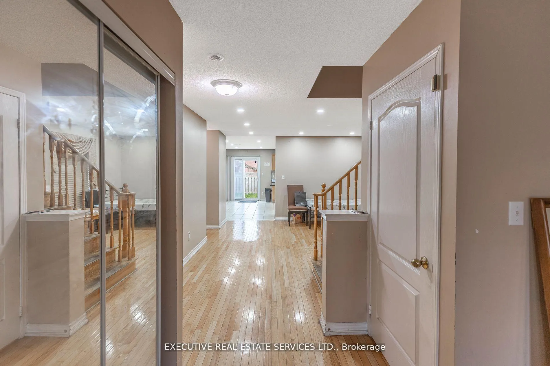 Photo 7 of 16 Sandway Drive, Brampton, Fletcher's Meadow — HOMEH
