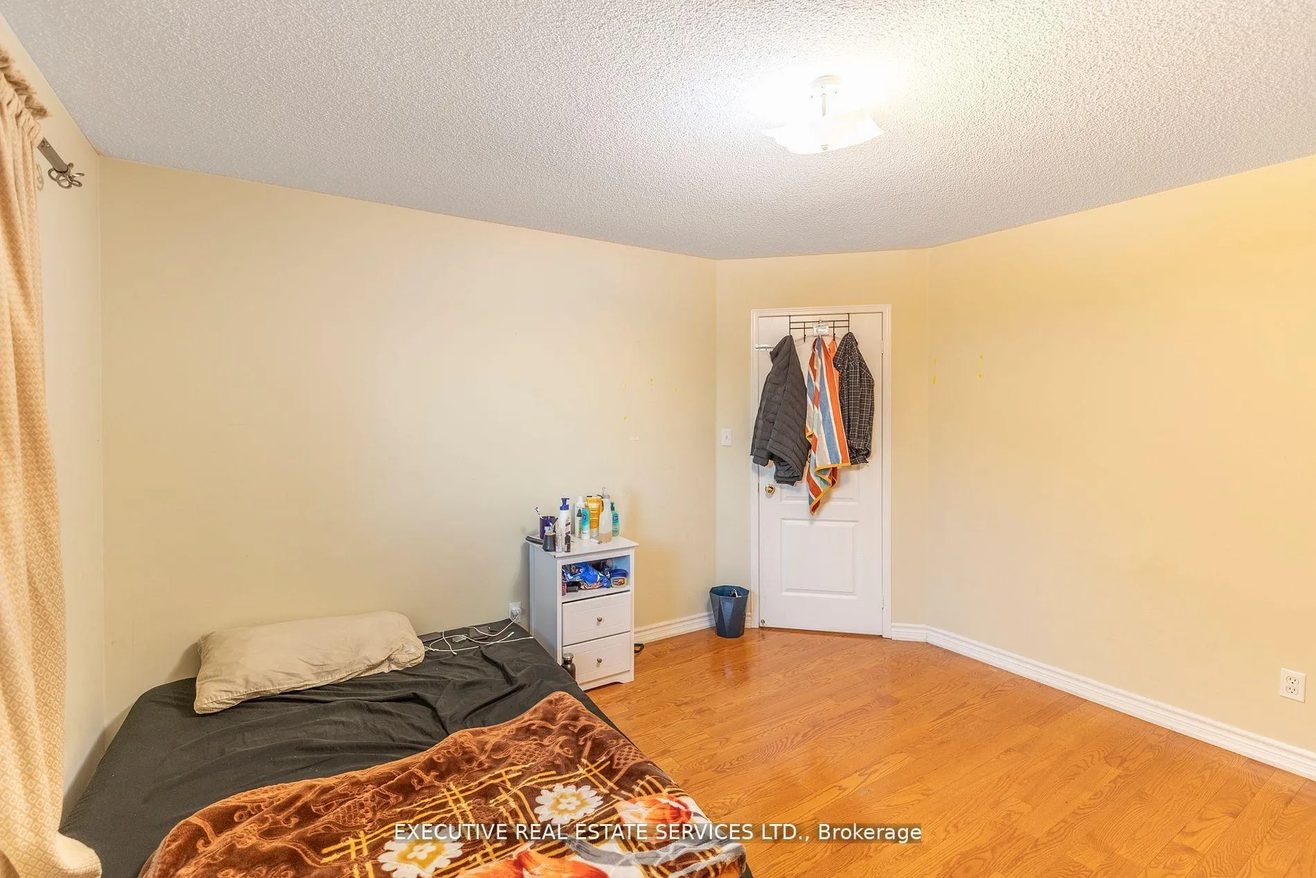 Photo 8 of 16 Sandway Drive, Brampton, Fletcher's Meadow — HOMEH