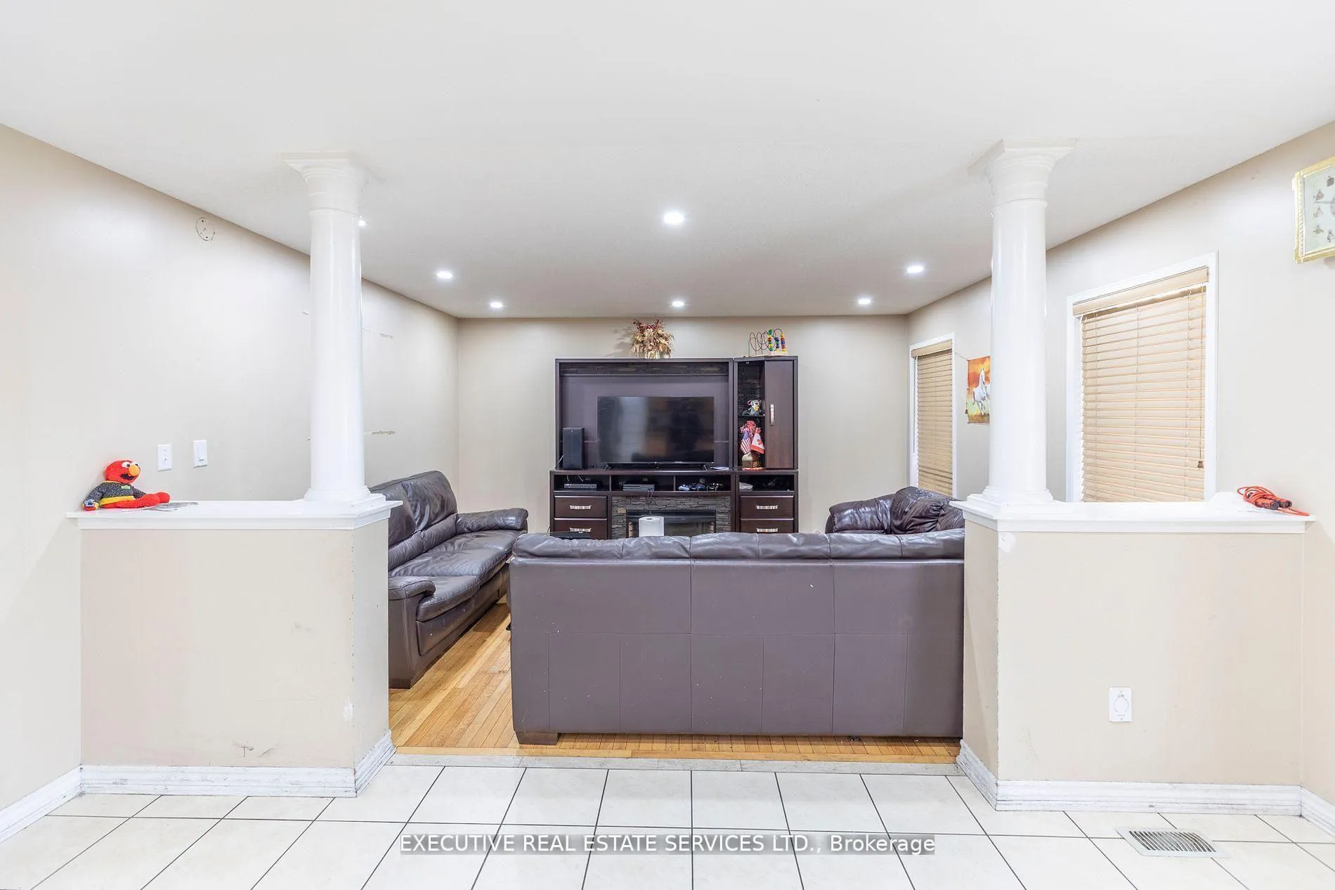Photo 9 of 16 Sandway Drive, Brampton, Fletcher's Meadow — HOMEH